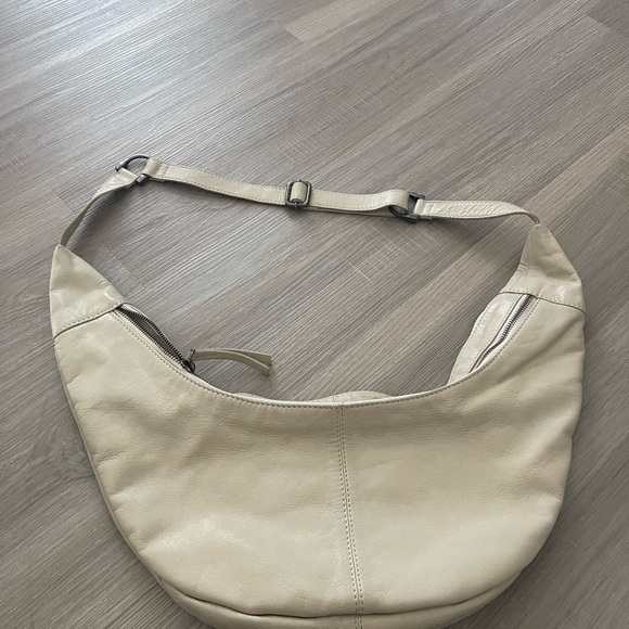 Free people Idle Leather Slouchy Sling Bag - Picture 2 of 7